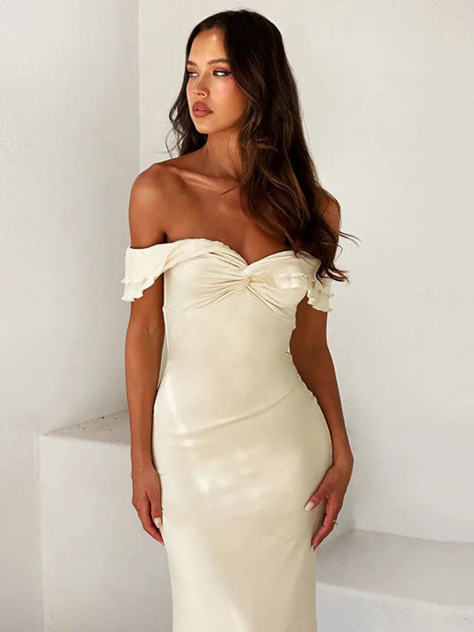 Captivating Apricot Dream: Own the Night in This Strapless Maxi Dress
